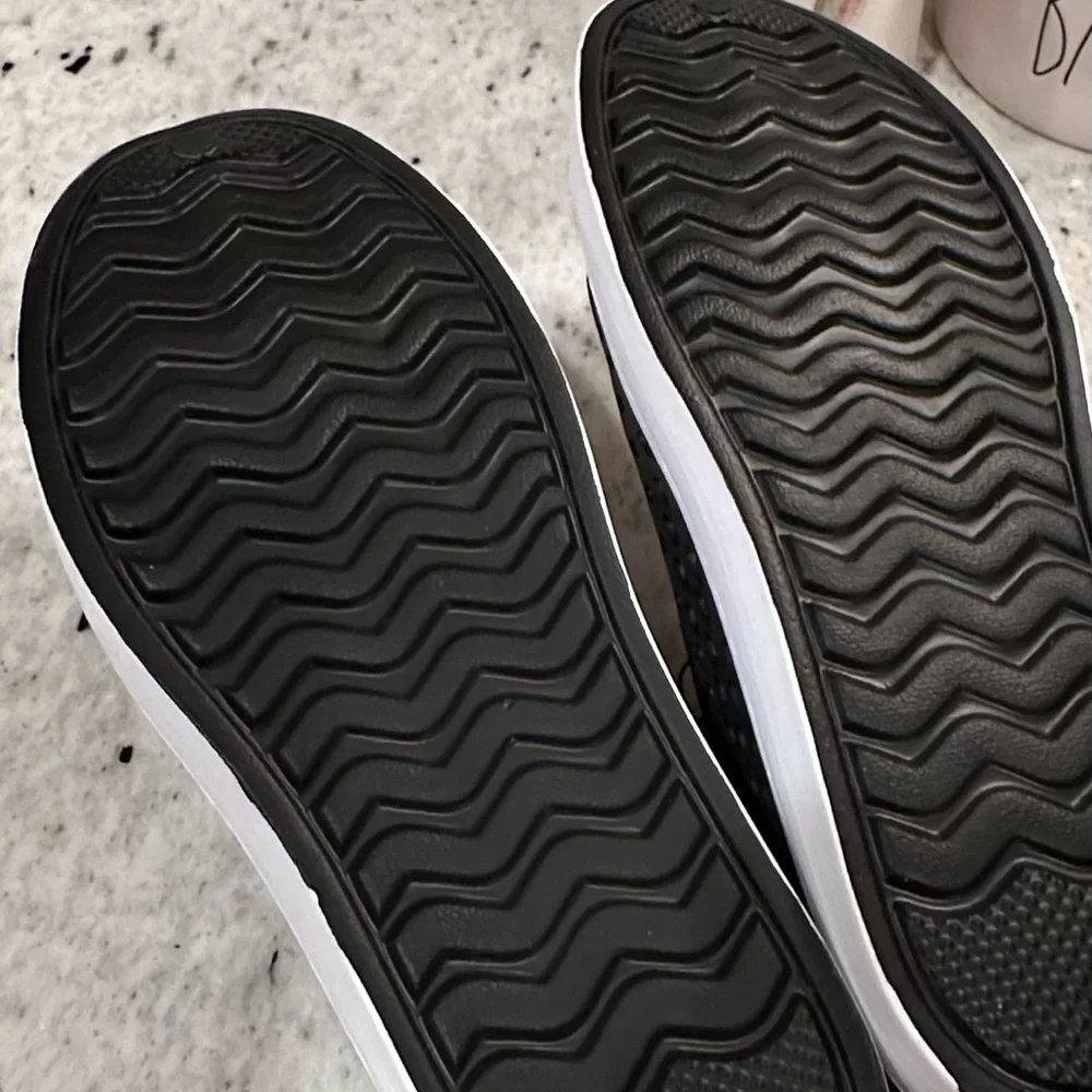 London Fog Men’s Bately Slip On Water Sneakers Shoes NWT Size 10